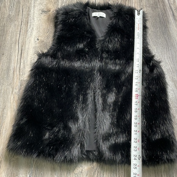 WAYF Where Are You From Women’s Black Faux Fur Fuzzy Vest, size XS - Picture 8 of 10